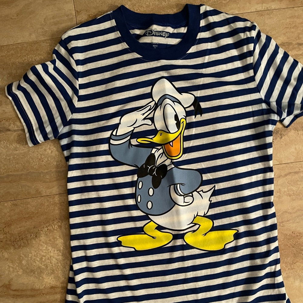 Disney Donald duck shirt